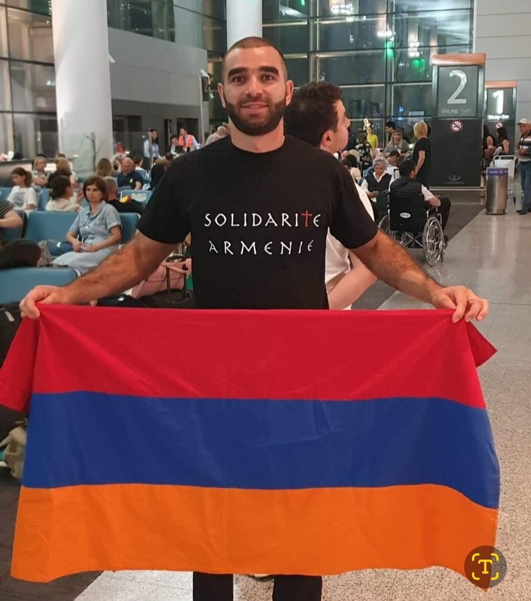 Tee-shirt Solidarité Arménie avec monument de l'Artsakh